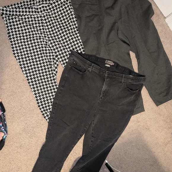 torrid Red and Black Floral Maxi Dress - Picture 7 of 16